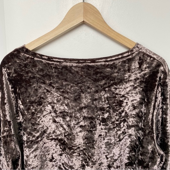 Pol crushed velvet short sleeve scoop neck shirt - Picture 4 of 10